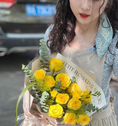 粉黄玫瑰花束的花语（温暖与甜蜜的呼吸——粉黄玫瑰花束）
