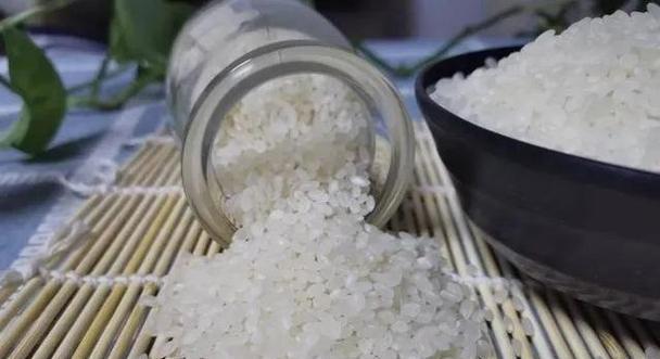 如何正确储存大米（保存大米的方法及技巧）