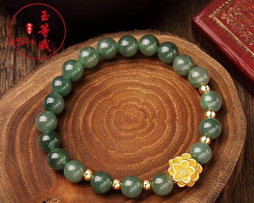 黄金莲花的美丽寓意（探索黄金莲花的象征意义与传说）