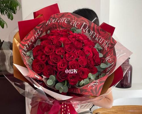 红玫瑰花代表什么？红玫瑰花的寓意和象征有哪些？