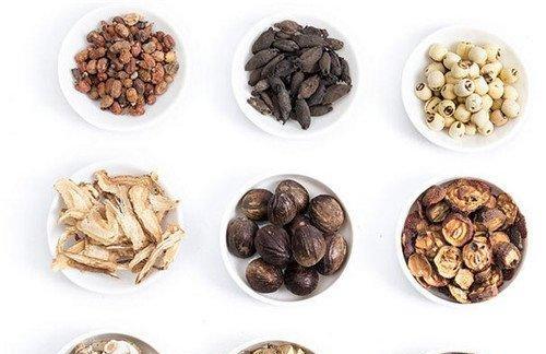 椿根皮的功效与作用是什么？如何正确使用椿根皮？