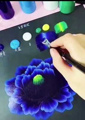蓝色牡丹花象征着什么？蓝色牡丹花的含义是什么？