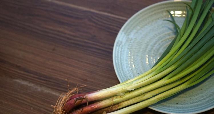 大葱的性质是热性还是凉性？如何根据体质选择食用？