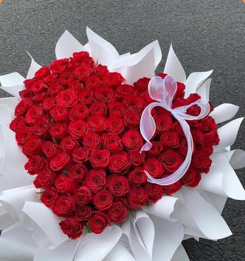 25朵红玫瑰代表什么情感？视频能否展示其花语？
