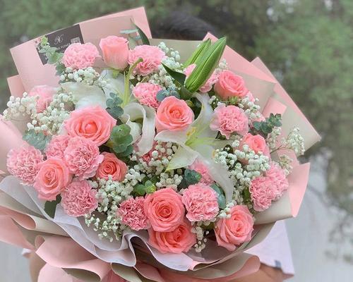 三束百合玫瑰花共同的寓意是什么？它们各自代表什么？