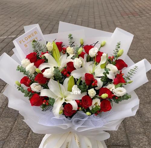 红玫瑰与百合搭配的花语代表什么？