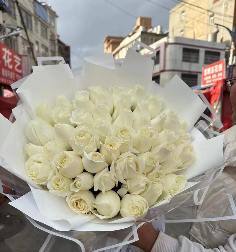 白玫瑰花语是什么意思？送白玫瑰有什么特别含义吗？
