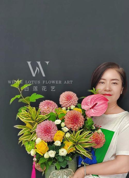 花艺沙龙插花成品如何制作？