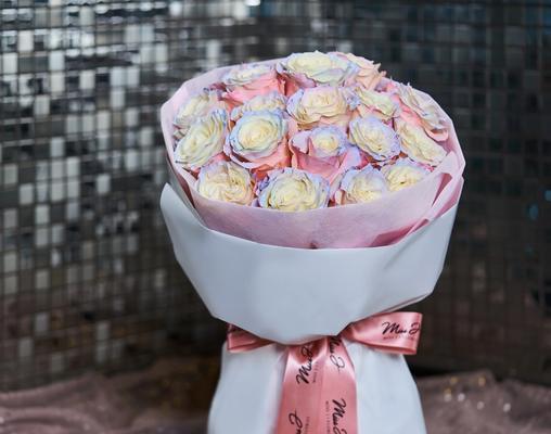 15朵玫瑰花的花语有哪些？送花时的寓意是什么？