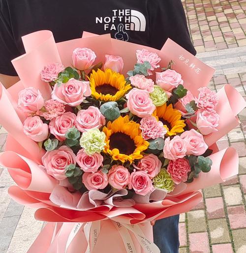 初见鲜花的花语含义是什么？