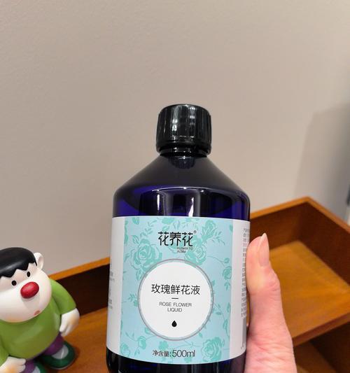 玫瑰花养护时应该放多少水？